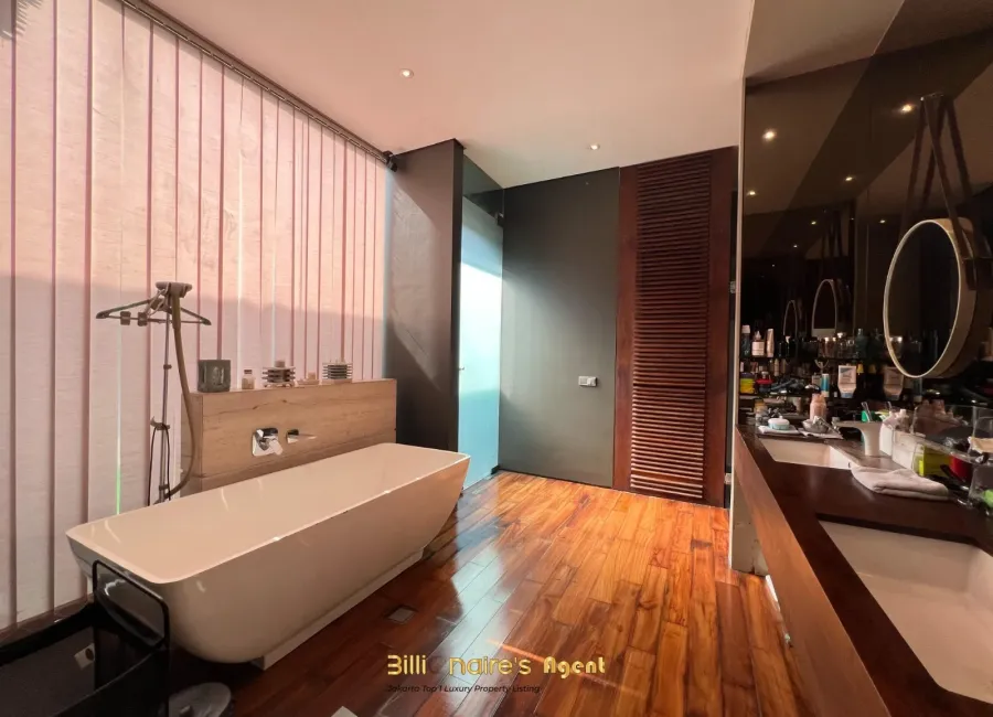 Billionaire's Agent - Photo 2026 01 13 13 18 29 2 Copy