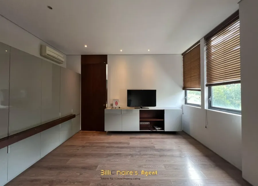 Billionaire's Agent - Photo 2026 01 13 13 18 31 2 Copy