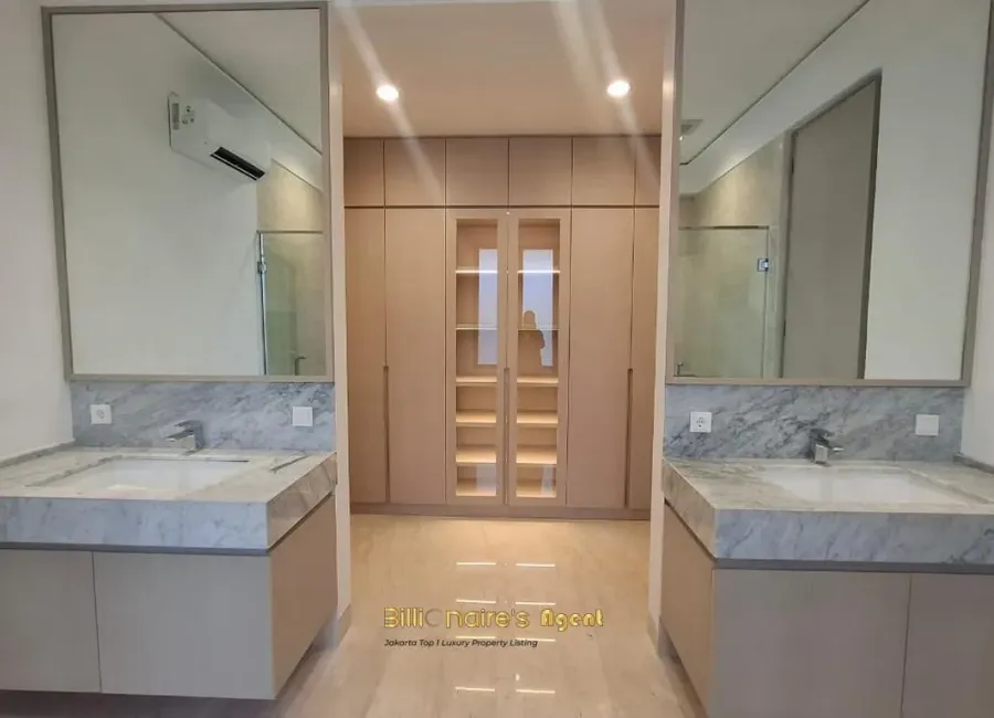 Billionaire's Agent - Dijual Rumah Baru 3 Lantai di Amari Residence Kebayoran Baru, Jakarta