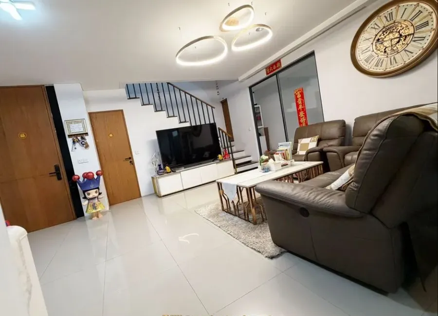 Billionaire's Agent - Dijual Rumah 3 Lantai di Jl. H.Naimun Pondok Pinang, Jakarta Selatan