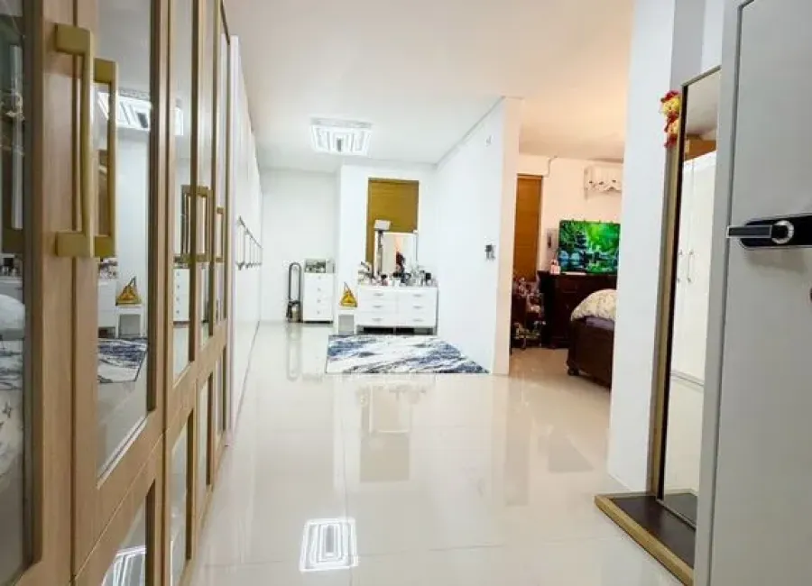 Billionaire's Agent - Dijual Rumah 3 Lantai di Jl. H.Naimun Pondok Pinang, Jakarta Selatan