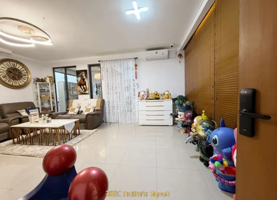 Billionaire's Agent - Dijual Rumah 3 Lantai di Jl. H.Naimun Pondok Pinang, Jakarta Selatan