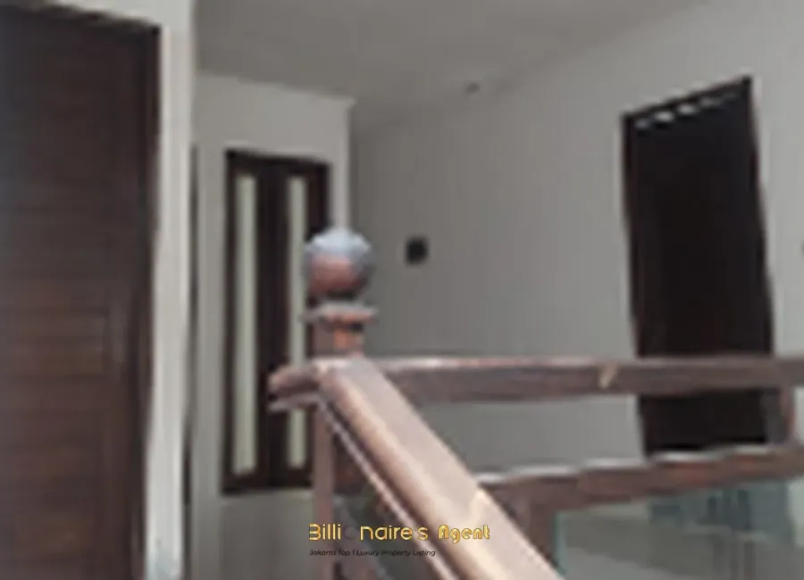 Billionaire's Agent - Dijual Rumah 5 Kamar di Area Kebayoran Baru, Jakarta Selatan