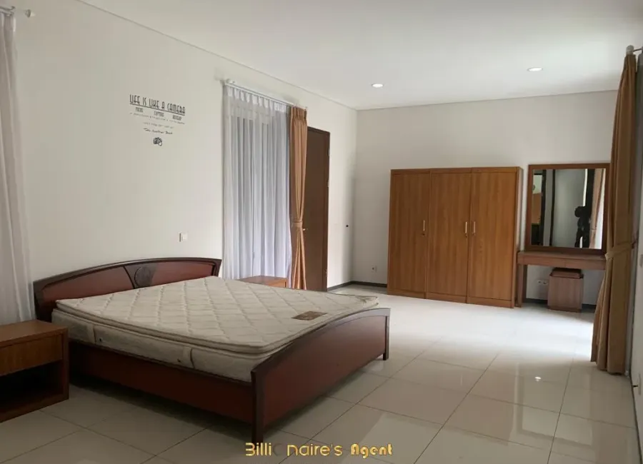 Billionaire's Agent - Disewakan Rumah 5 Kamar di Jl.Ciniru, Kebayoran Baru, Jakarta Selatan
