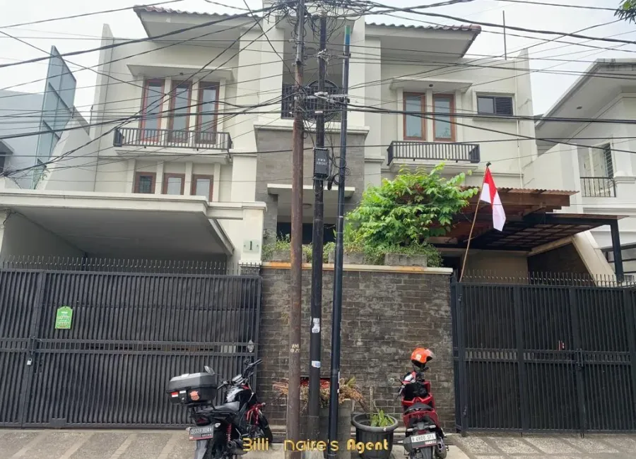 Billionaire's Agent - Disewakan Rumah 3 Lantai di Ciniru Kebayoran Baru Jakarta Selatan