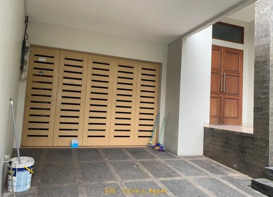 Billionaire's Agent-Disewakan Rumah 3 Lantai di Ciniru Kebayoran Baru Jakarta Selatan