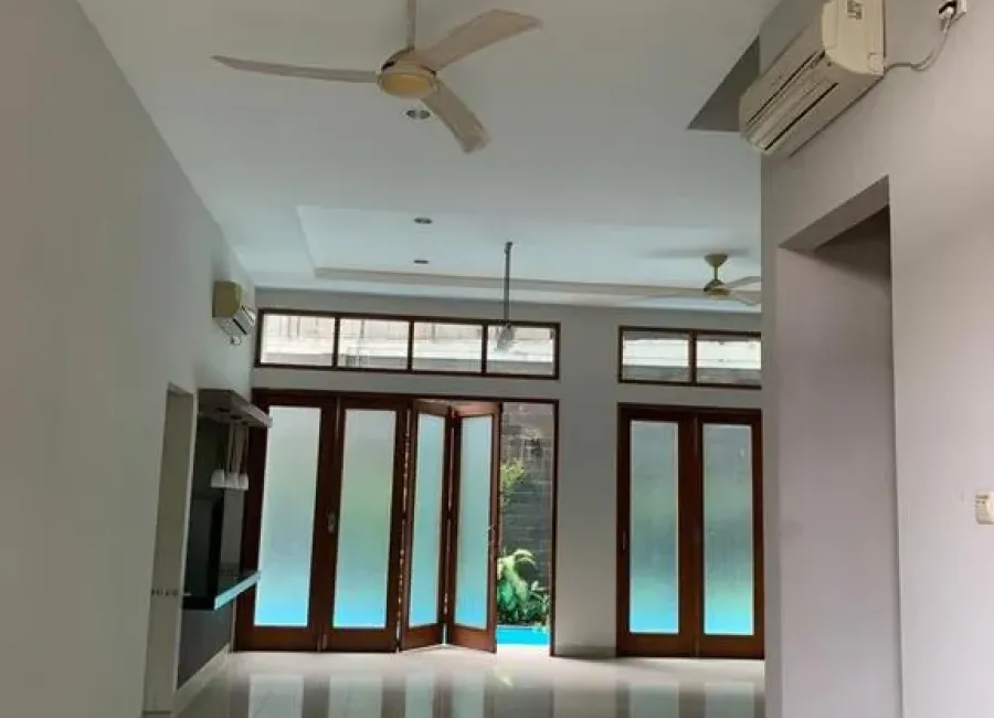 Billionaire's Agent-Disewakan Rumah 3 Lantai di Ciniru Kebayoran Baru Jakarta Selatan