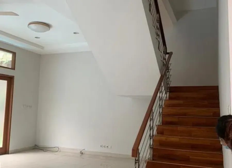 Billionaire's Agent-Disewakan Rumah 3 Lantai di Ciniru Kebayoran Baru Jakarta Selatan