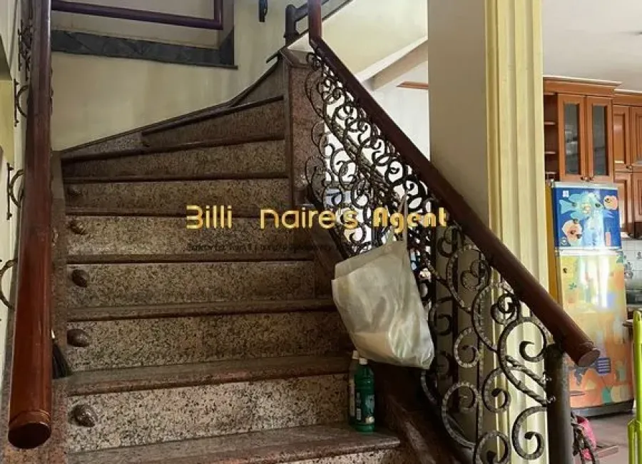 Dijual Rumah Bisa untuk Kantor di Jl. Pertanian ,Lebak Bulus Jakarta