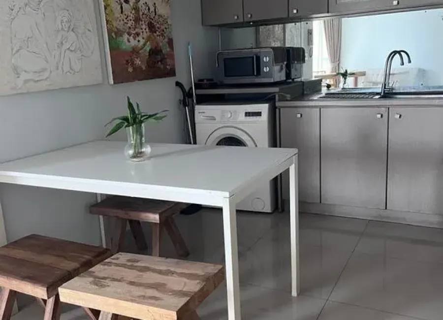 Billionaire's Agent - Dijual Apartemen 2 Kamar Renovasi di Taman Rasuna Jakarta