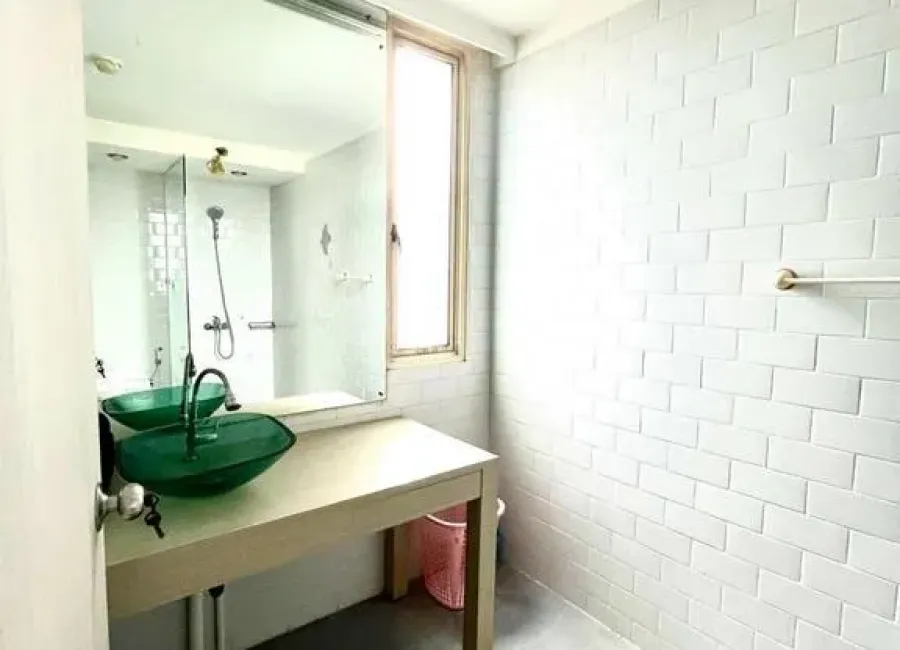 Billionaire's Agent - Dijual Apartemen 2 Kamar Renovasi di Taman Rasuna Jakarta