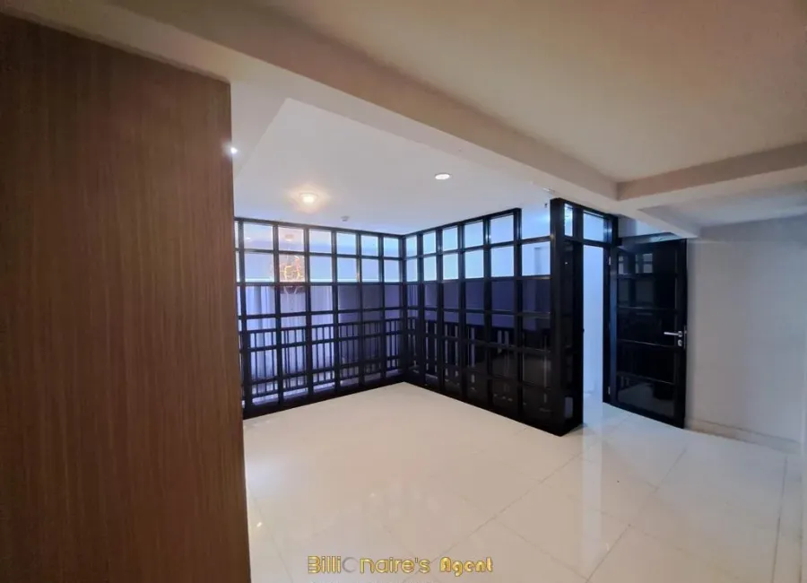 Billionaire's Agent - Dijual Ruang Kantor 97 m² di SOHO Pancoran Jakarta Selatan