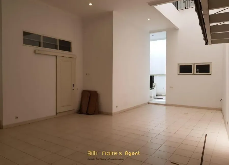 Billionaire's Agent - Disewakan Rumah 2 Lantai di Cikini, Jakarta Pusat