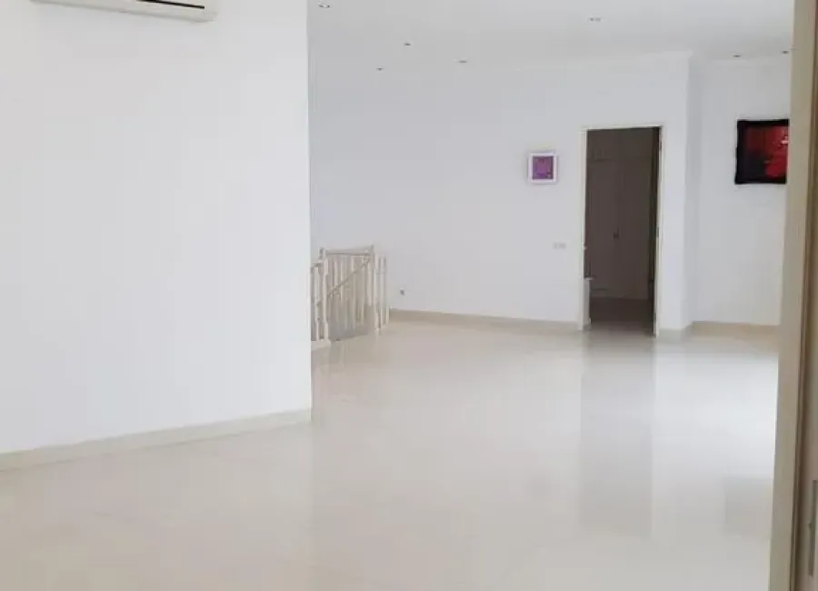 Billionaire's Agent - Disewakan Rumah 2 Lantai di Cikini, Jakarta Pusat