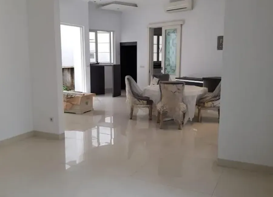 Billionaire's Agent - Disewakan Rumah 2 Lantai di Cikini, Jakarta Pusat