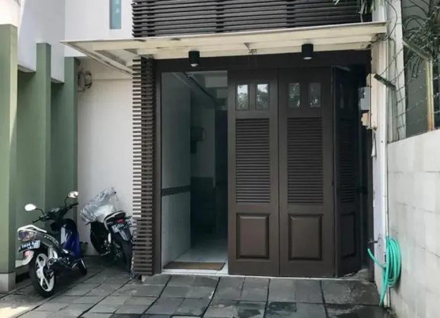 Billionaire's Agent - Dijual Rumah 2 Lantai di Tukodong Bawah Lama, Kebayoran Baru Jakarta