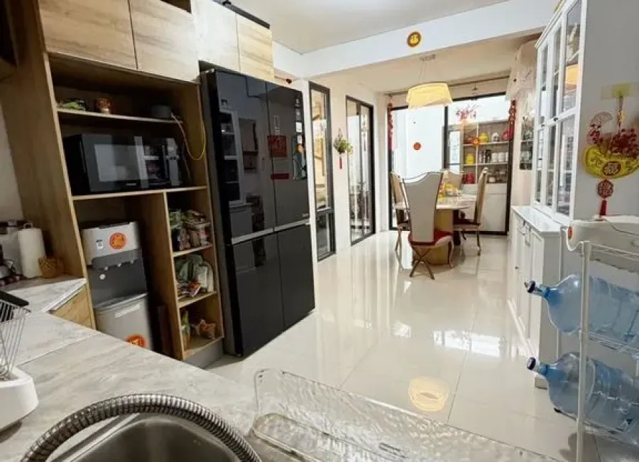 Billionaire's Agent - Dijual Rumah 3 Lantai Furnished di Jl. H.Naimun Kebayoran Lama Jakarta