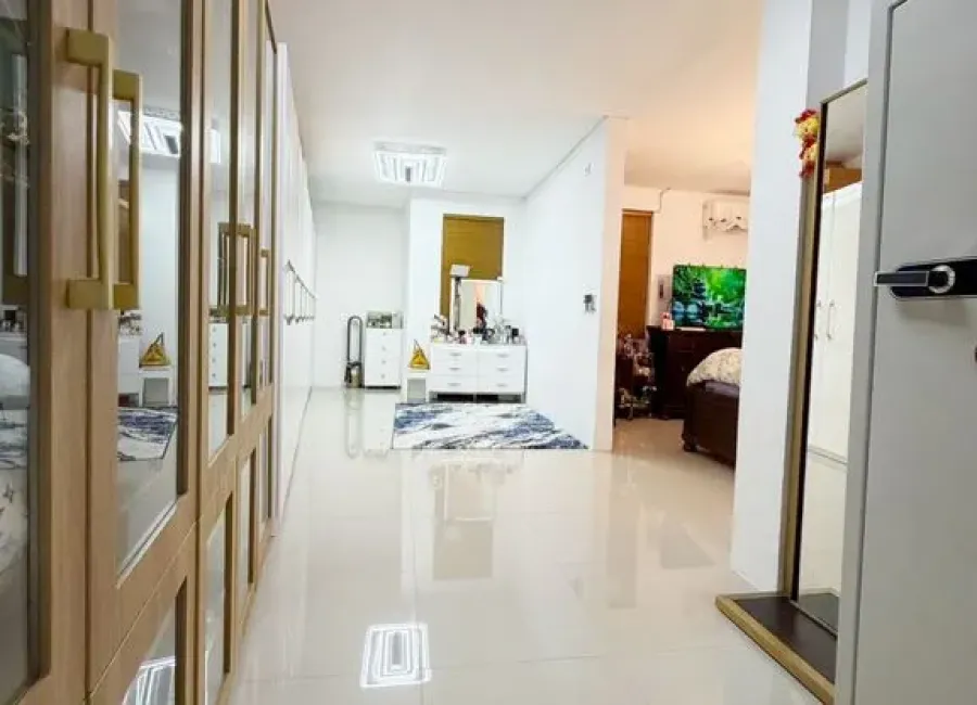 Billionaire's Agent - Dijual Rumah 3 Lantai Furnished di Jl. H.Naimun Kebayoran Lama Jakarta