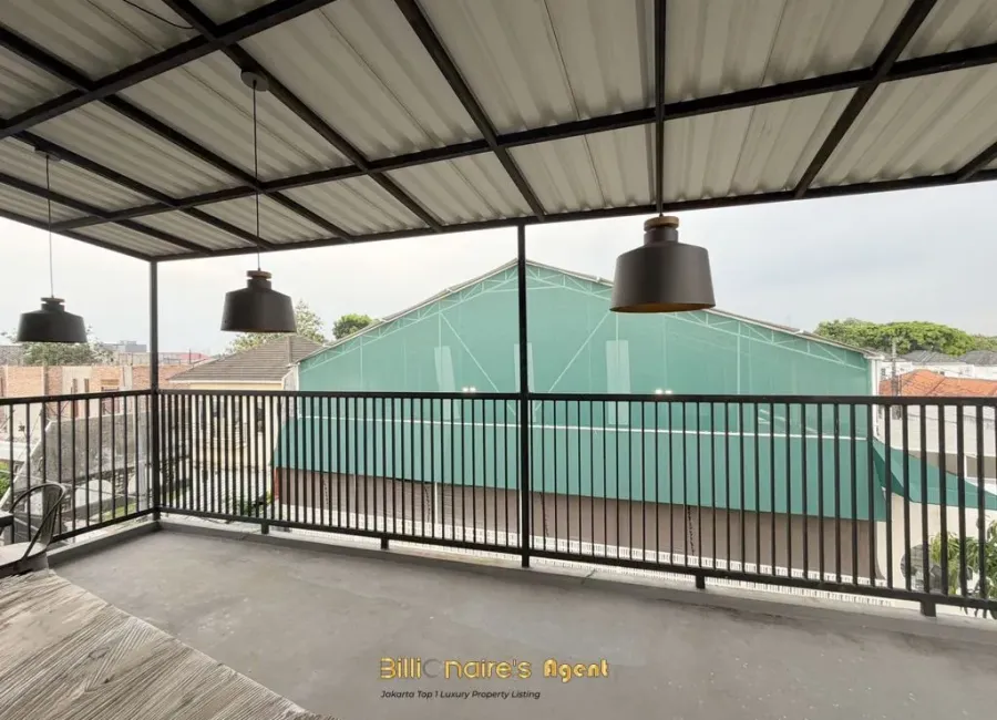Billionaire's Agent - Dijual Rumah 3 Lantai Furnished di Jl. H.Naimun Kebayoran Lama Jakarta