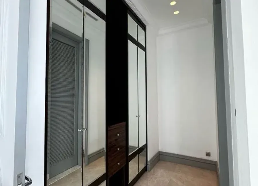 Billionaire's Agent - Whatsapp Image 2026 05 15 At 173108 2 CopyBillionaire's Agent - Dijual Apartemen 4 Kamar Tidur di Raffles Residences Jakarta Selatan