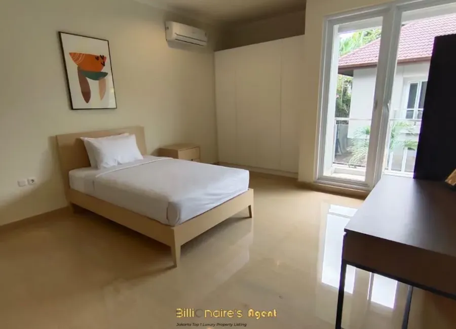 Billionaire's Agent - Disewa Rumah 5 Kamar with Pool di Executive Paradise Jakarta Selatan