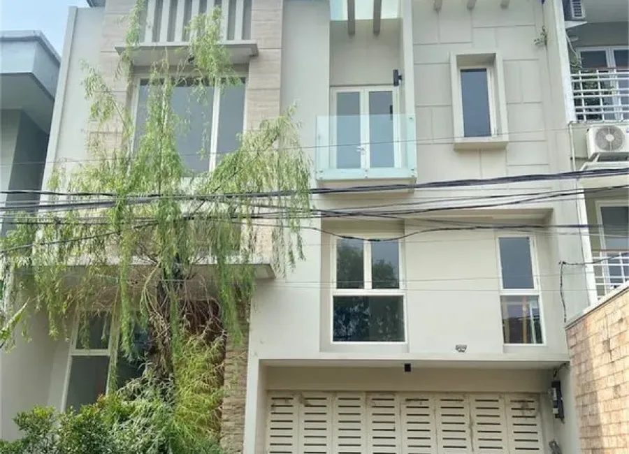 Billionaire's Agent - Dijual Rumah 3 Lantai Mewah di Gandaria Lokasi Premium Kebayoran Baru