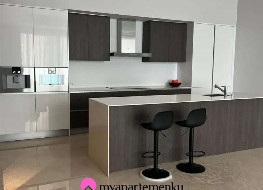 Billionaire's Agent - Disewakan Apartemen 3 Kamar Private Lift dan Full Furnished by Regent Residences Jakarta