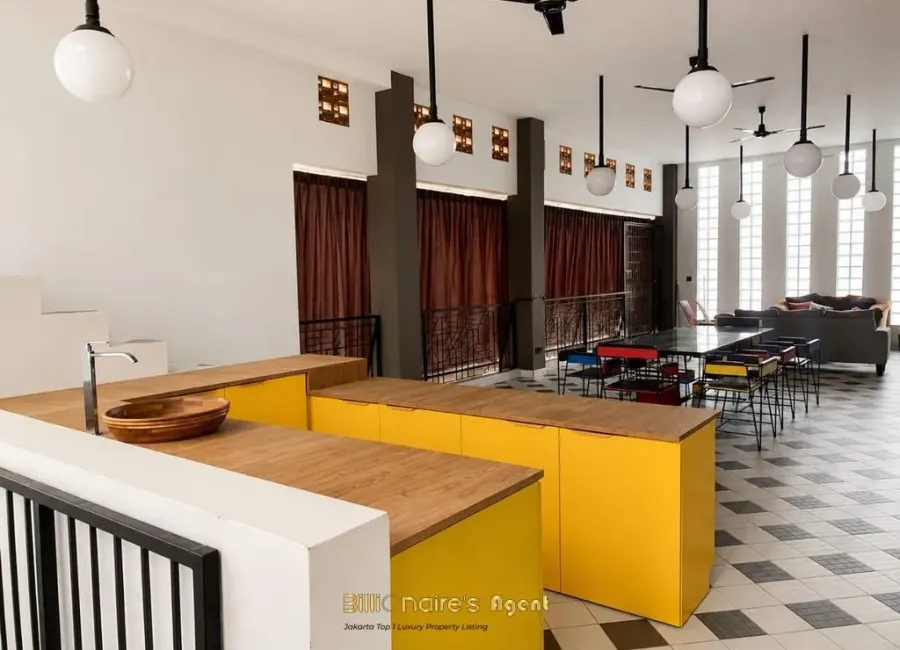 Billionaire's Agent - Dijual Rumah MEWAH 5 Kamar Furnished di Pejaten Barat,Jakarta Selatan