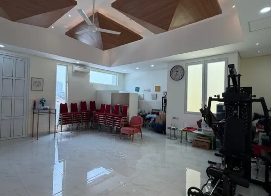 Billionaire's Agent - Dijual Rumah 3 Lantai 5 Kamar diKomplek Taman Gandaria Jakarta Selatan