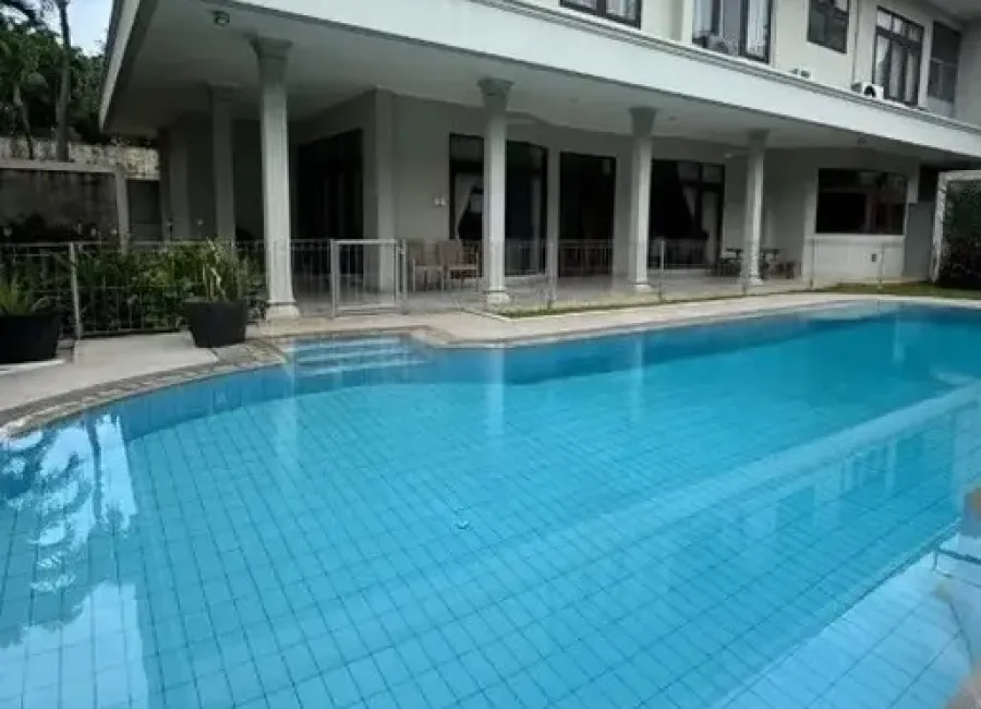Billionaire's Agent - Disewakan Rumah Compound 2 Lantai di JERVOIS Park, Jakarta Selatan