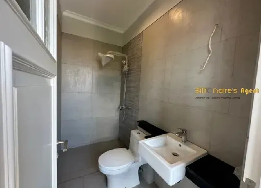 Billionaire's Agent - Dijual Rumah 3 Lantai Dekat MRT di SWARNABUMI RESIDENCE Cilandak