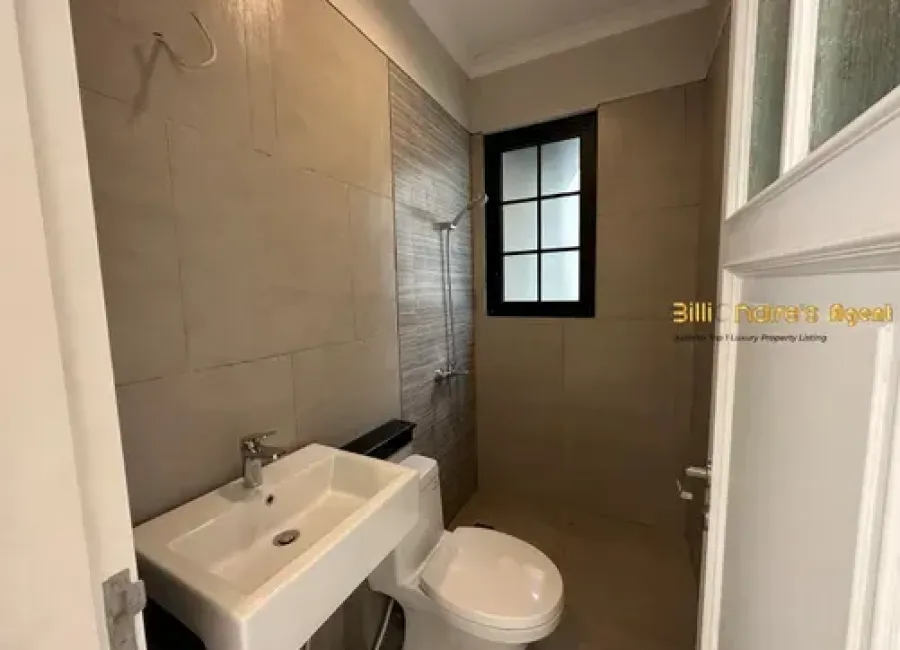 Billionaire's Agent - Dijual Rumah 3 Lantai Dekat MRT di SWARNABUMI RESIDENCE Cilandak