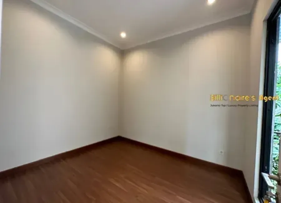 Billionaire's Agent - Dijual Rumah 3 Lantai Dekat MRT di SWARNABUMI RESIDENCE Cilandak