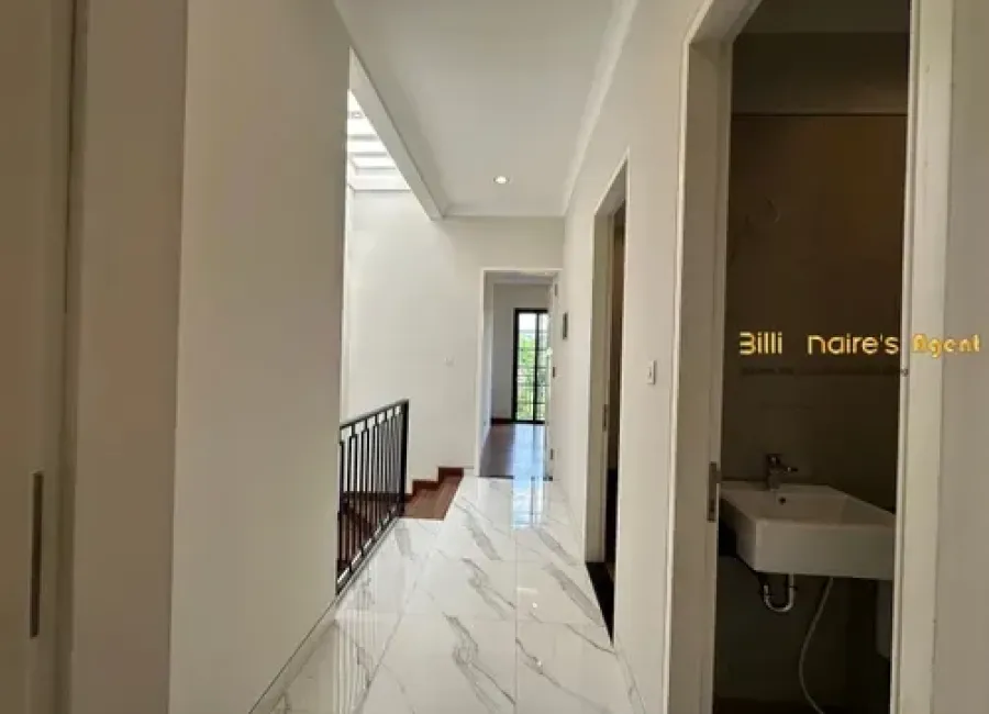 Billionaire's Agent - Dijual Rumah 3 Lantai Dekat MRT di SWARNABUMI RESIDENCE Cilandak