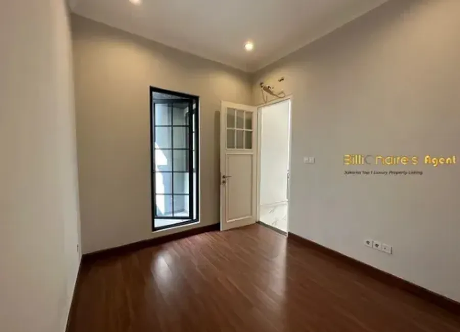 Billionaire's Agent - Dijual Rumah 3 Lantai Dekat MRT di SWARNABUMI RESIDENCE Cilandak