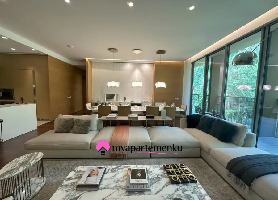 Billionaire's Agent - Dijual Apartemen 3 Kamar Plus Balkon Panjang di Savyavasa Jakarta
