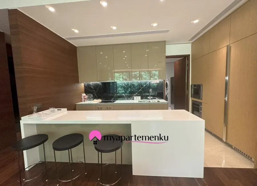 Billionaire's Agent - Dijual Apartemen 3 Kamar Plus Balkon Panjang di Savyavasa Jakarta